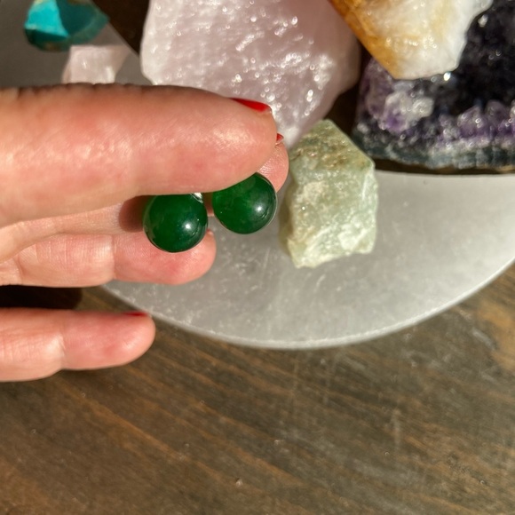 IMPERIAL JADE 10 mm ROUND STERLING SILVER STUDS - Picture 2 of 3